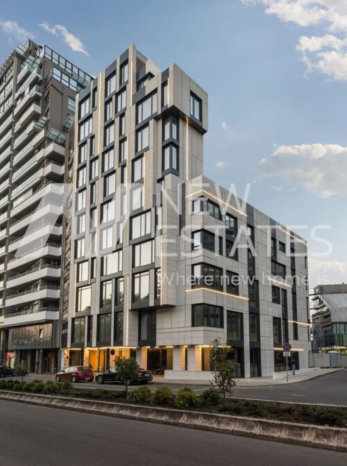 Сграда на крачка от морската градина